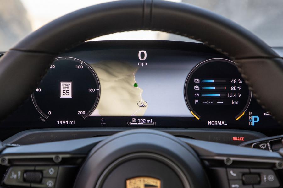 Панель приборов Porsche Taycan Turbo 2019 года  (NA) (фото 5 из 14)